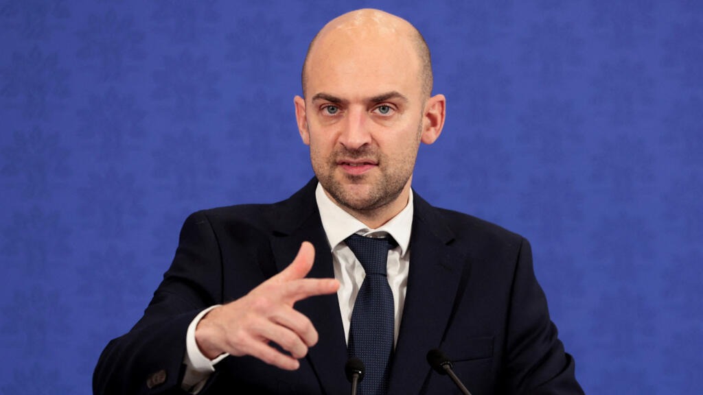 France says ready to take part in defense of Gulf states, Jordan