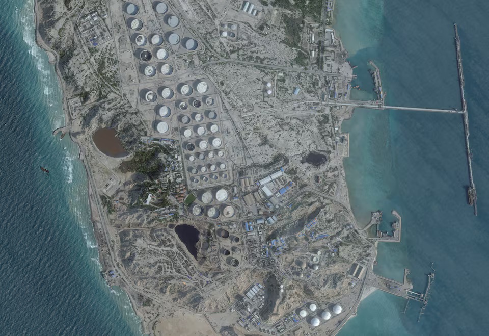 Trump warns of strikes on Iran’s Kharg Island oil network if shipping lanes remain blocked