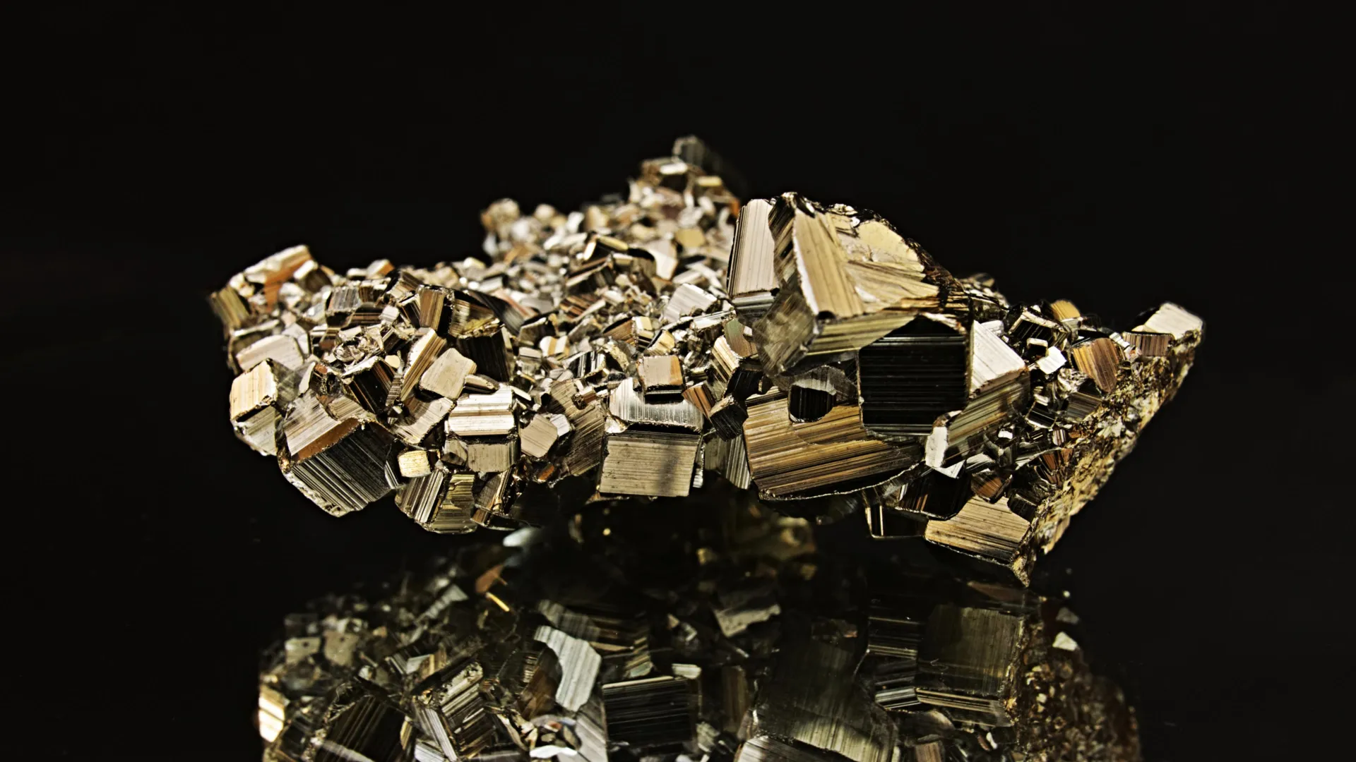 Lithium hidden in fool’s gold could revolutionize clean            energy supply