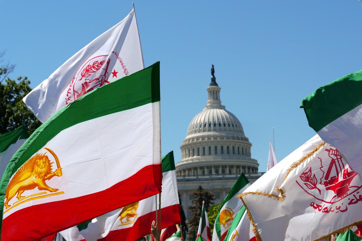 Iran demands release of frozen assets during peace taks with U.S.