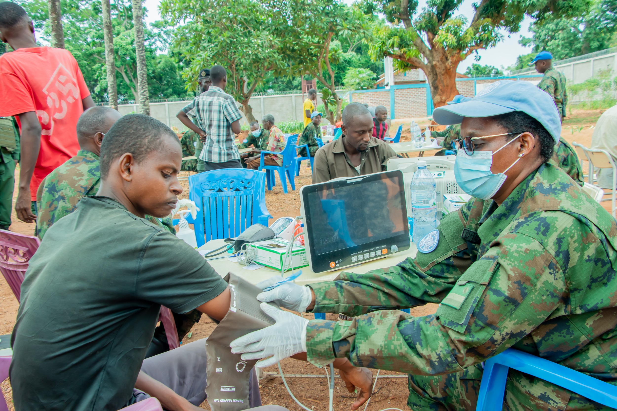 Rwandan peacekeepers provide free medical services to prisoners in CAR