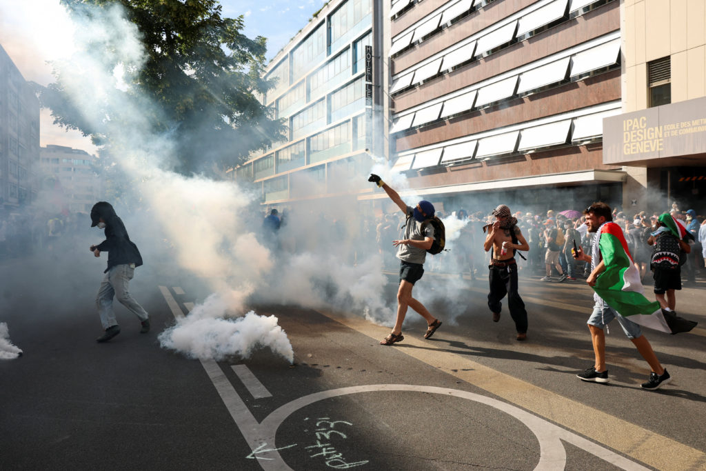 Protest staged in Geneva against upcoming G7 summit