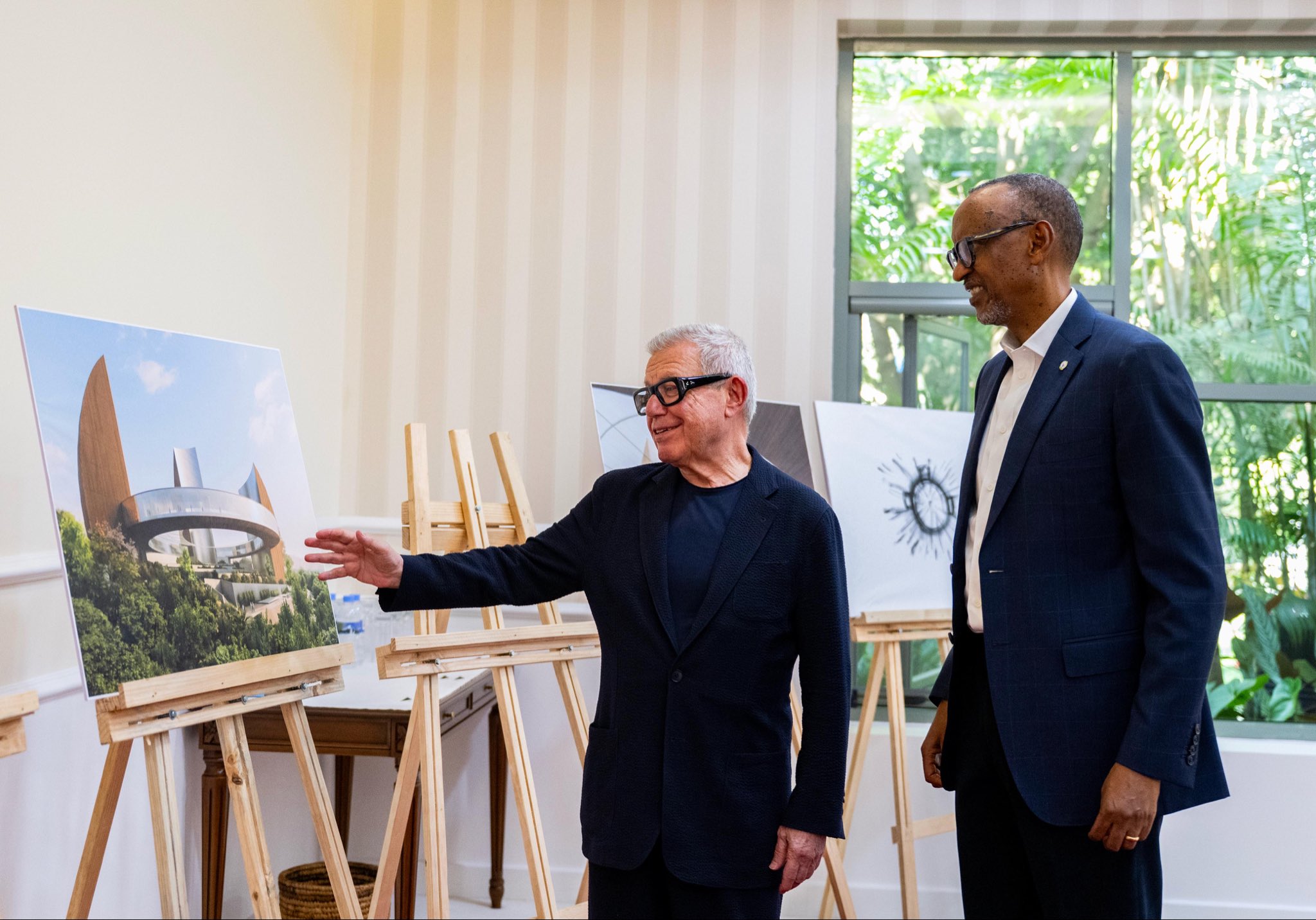 Kagame meets world-renowned architects over new Kigali Genocide monument project