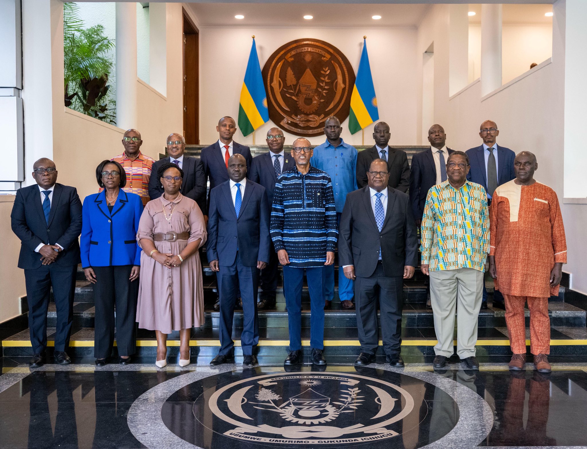 President Kagame meets EAC constitutional experts on proposed Political Confederation