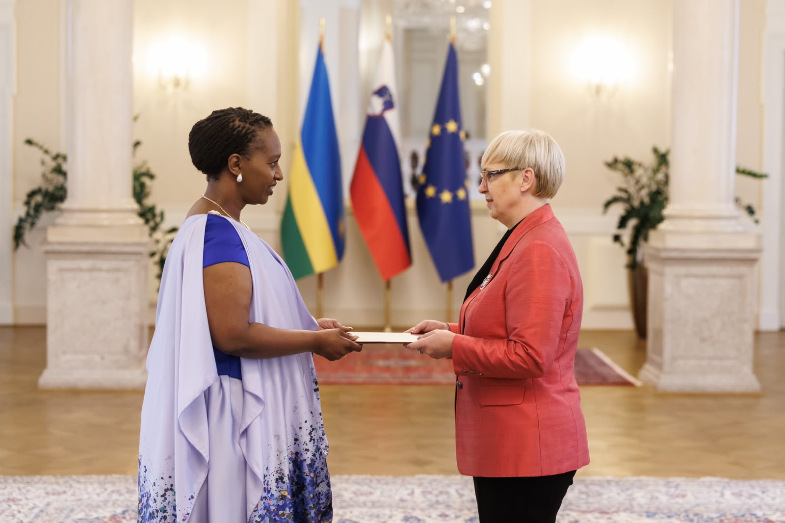 Amb. Urujeni Bakuramutsa presents credentials to Slovenian President