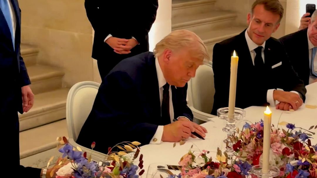 Trump signs U.S.-Iran MoU as Strait of Hormuz reopens
