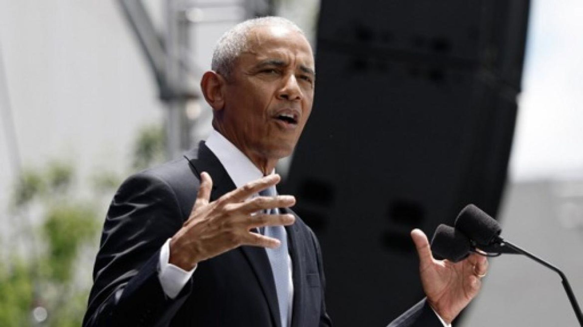 Obama critique la politique de Trump lors de la cérémonie d’ouverture de son centre présidentiel
