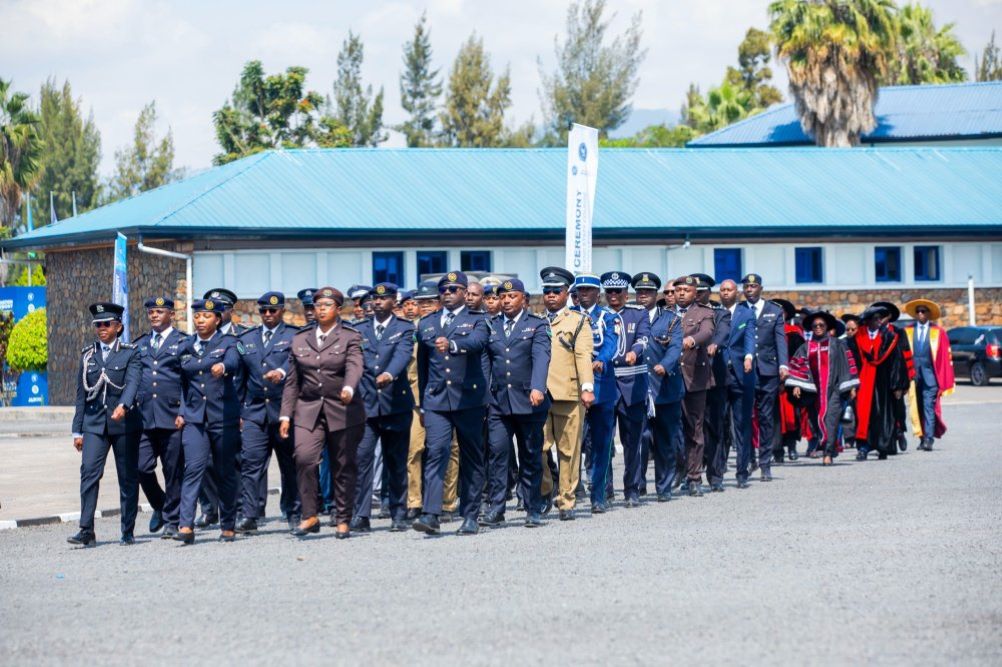 Trente-huit officiers supérieurs de dix pays obtiennent leur diplôme à l’École supérieure de police de Musanze