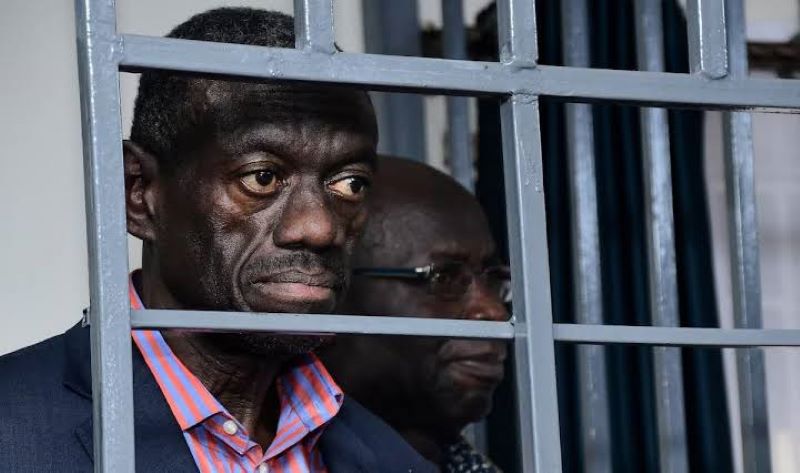 Procès pour trahison : la justice ougandaise maintient les poursuites contre Kizza Besigye