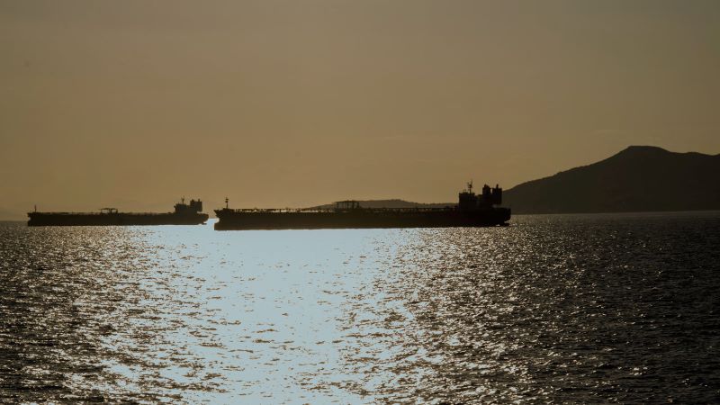 Iran : deux pétroliers rebroussent chemin dans le détroit d'Ormuz après que l'un d'eux a pris feu (CGRI)