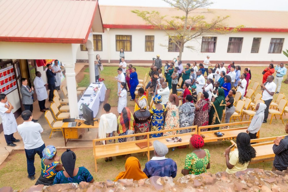 Un centre de médecine traditionnelle chinoise ouvre à l’Hôpital de Kibungo
