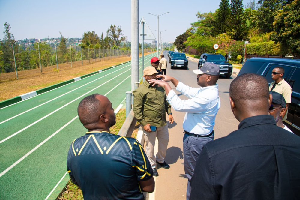 Kigali : Le général Muhoozi Kainerugaba visite des projets et échange sur le développement du basketball