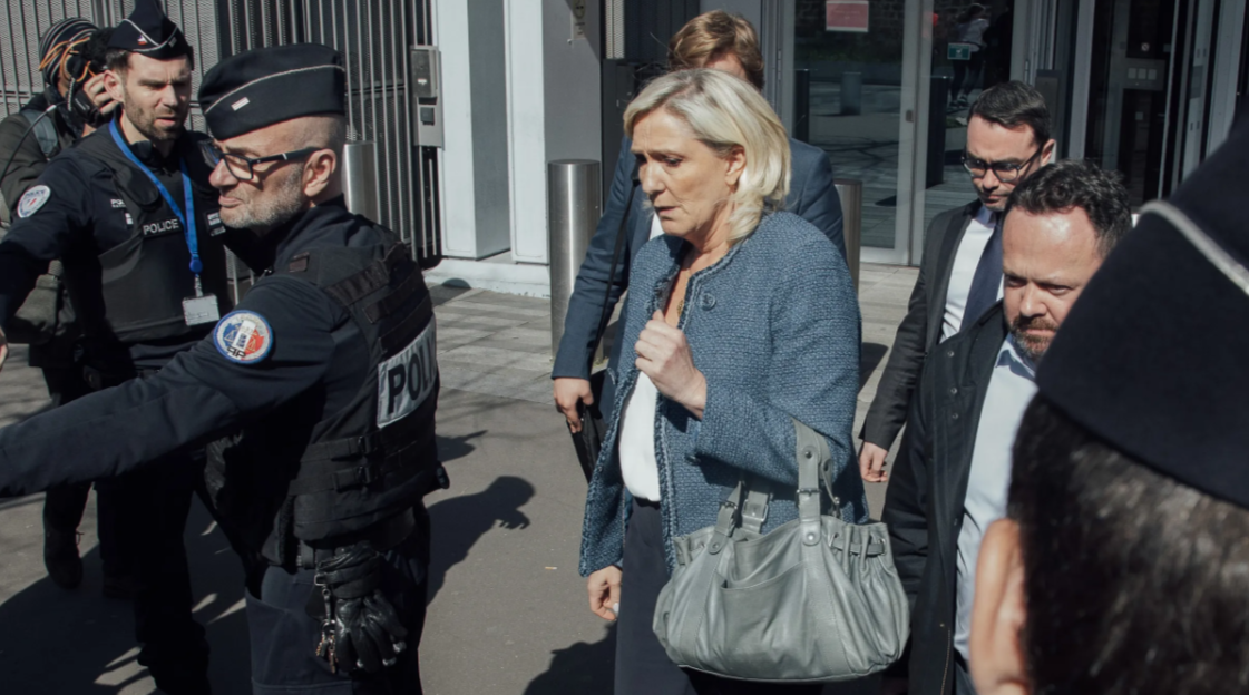 La République française au miroir de ses renoncements