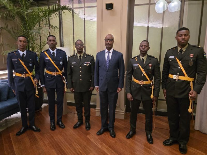 Erdoğan décerne le grade de sous-lieutenant à quatre militaires rwandais