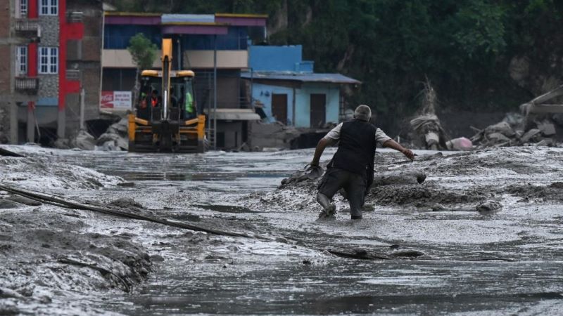 Népal : les inondations font 165 morts et plus de 800 disparus