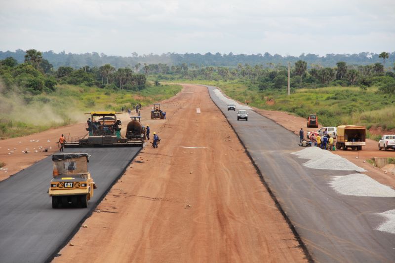 Ouganda : 900 millions de shillings dépensés pour seulement 10 mètres de route