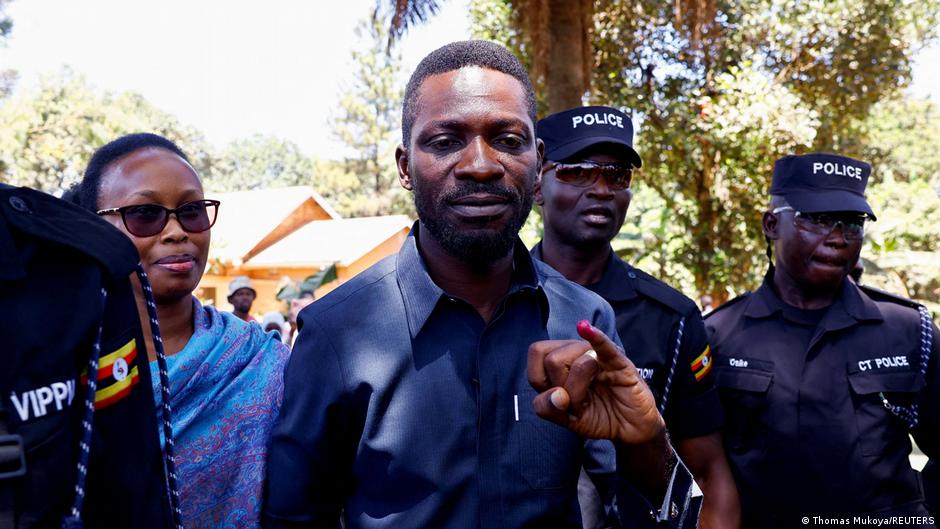 Ouganda : Muhoozi Kainerugaba affirme que Bobi Wine ne pourra plus se présenter à une élection