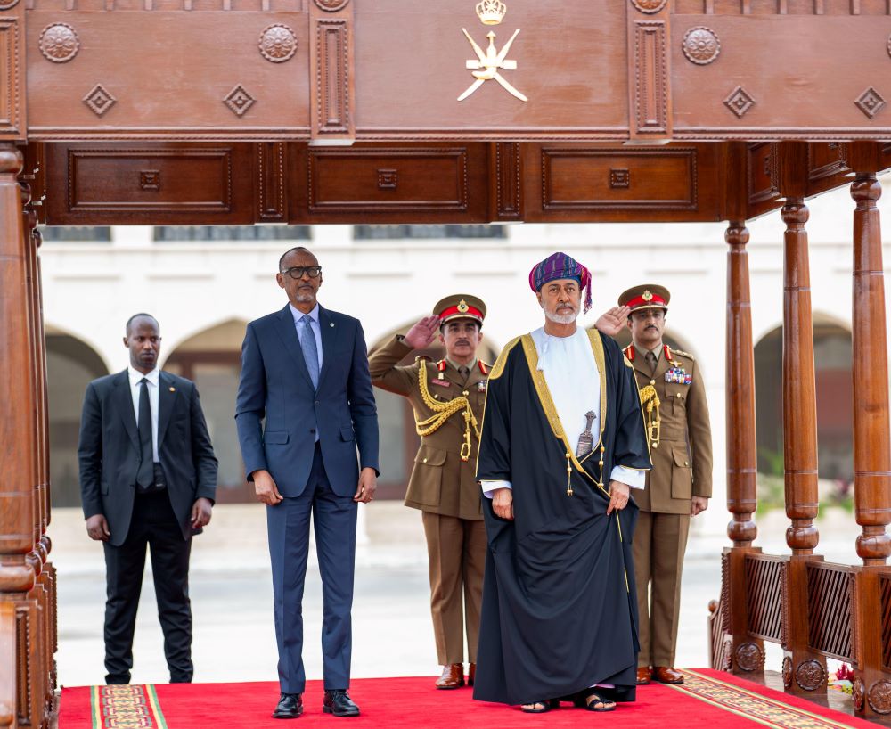 Le Président Kagame entame une visite officielle à Oman
