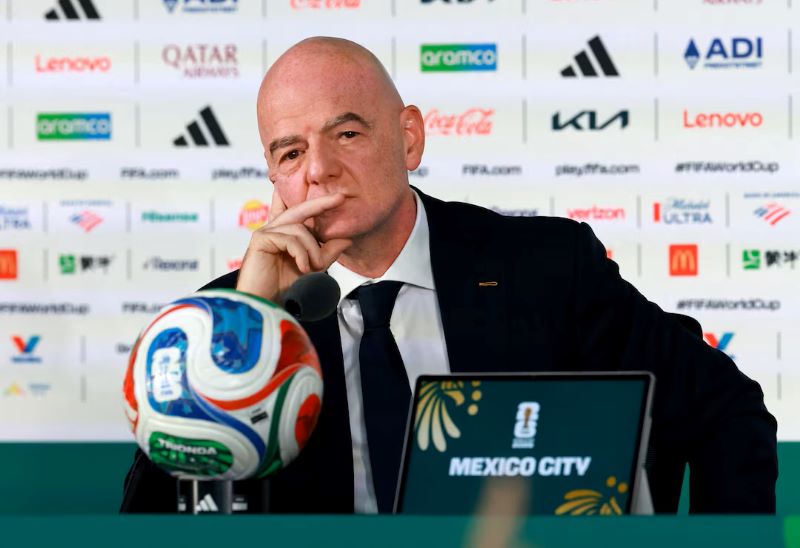 L’UEFA accusée de faire pression sur Infantino