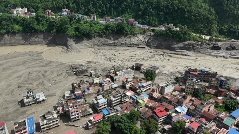 Le bilan des catastrophes au Népal atteint 1 010 morts et près de 4 600 personnes portées disparues