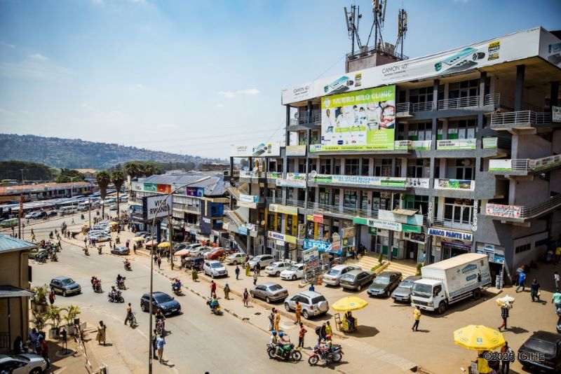 Kigali : un garage de Nyabugogo fermé après le déversement d’eaux usées dans le canal de Mpazi