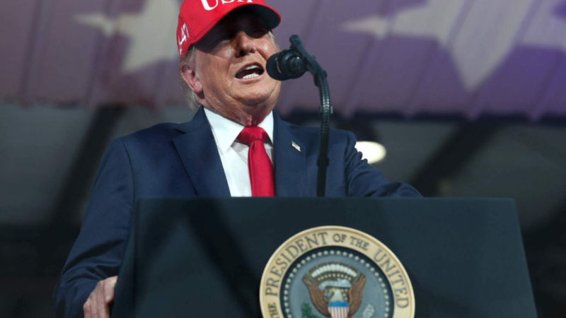 Trump menace de réduire ses échanges commerciaux avec l’UE en raison d’un projet d’association avec le Canada