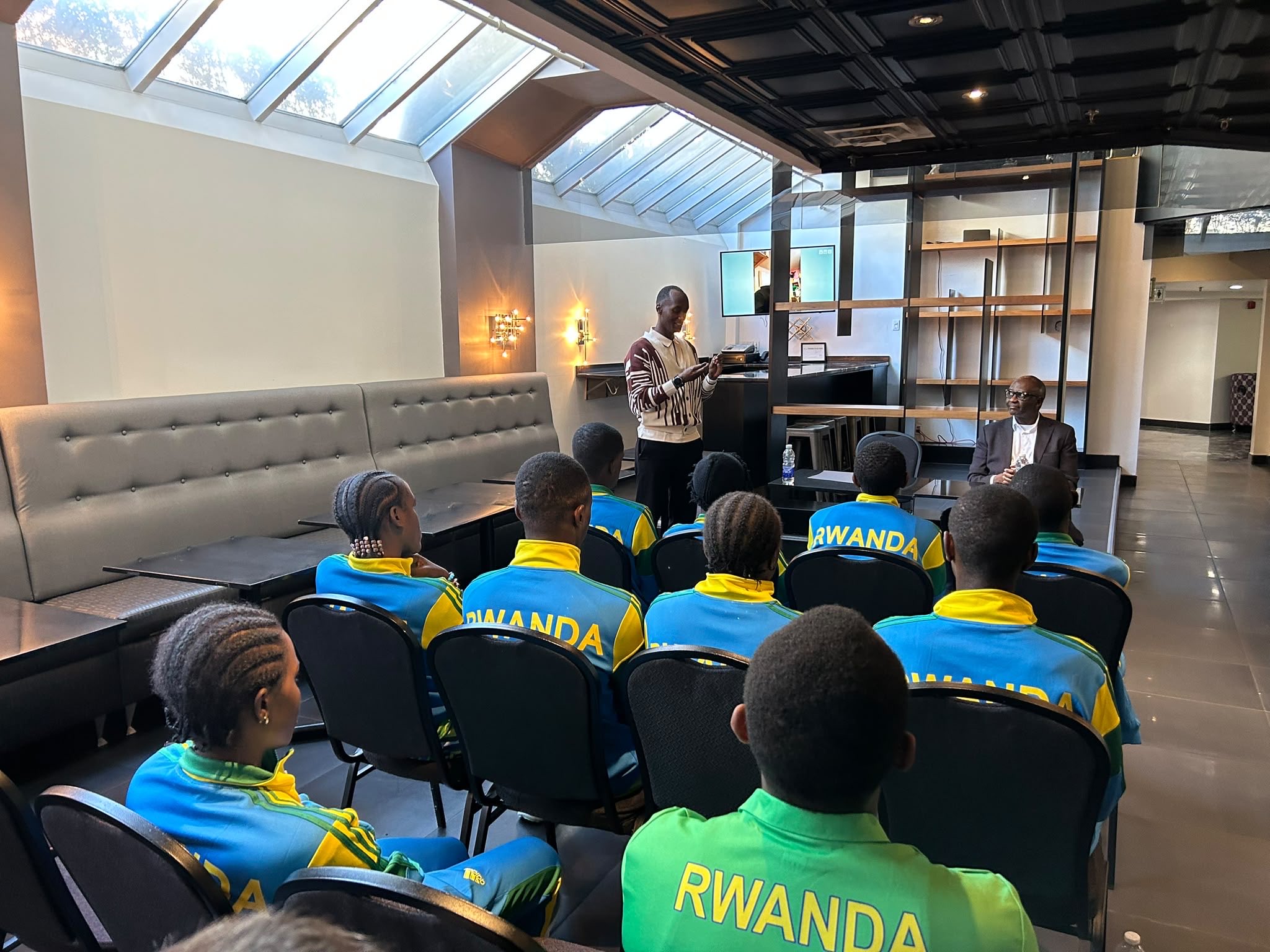 Mondiaux de cyclisme 2026 : Prosper Higiro encourage les coureurs rwandais à Montréal