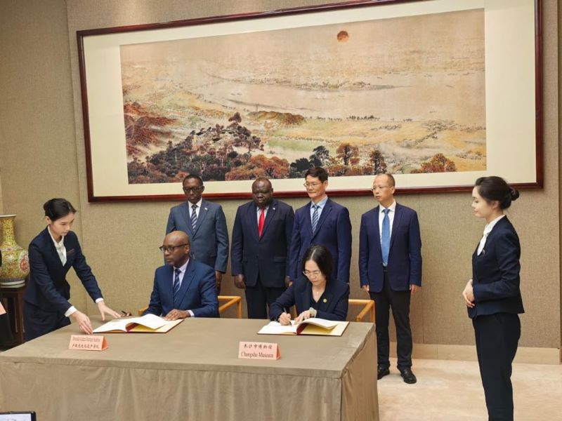 Le Rwanda et la Chine signent deux accords pour renforcer leur coopération dans l’éducation et le patrimoine culturel