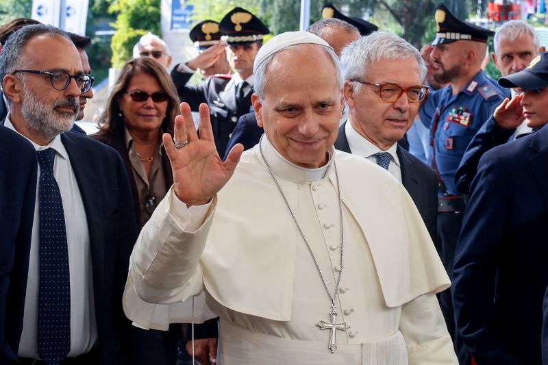 Le pape Léon XIV reprend ses activités après une opération pour un cancer du poumon