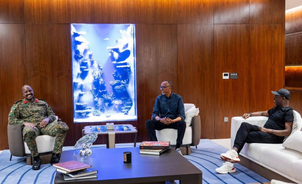 Umunyamakuru wabaye mu bajyanama ba Perezida Kagame: Uko Andrew Mwenda yamamaye mu Rwanda na Uganda