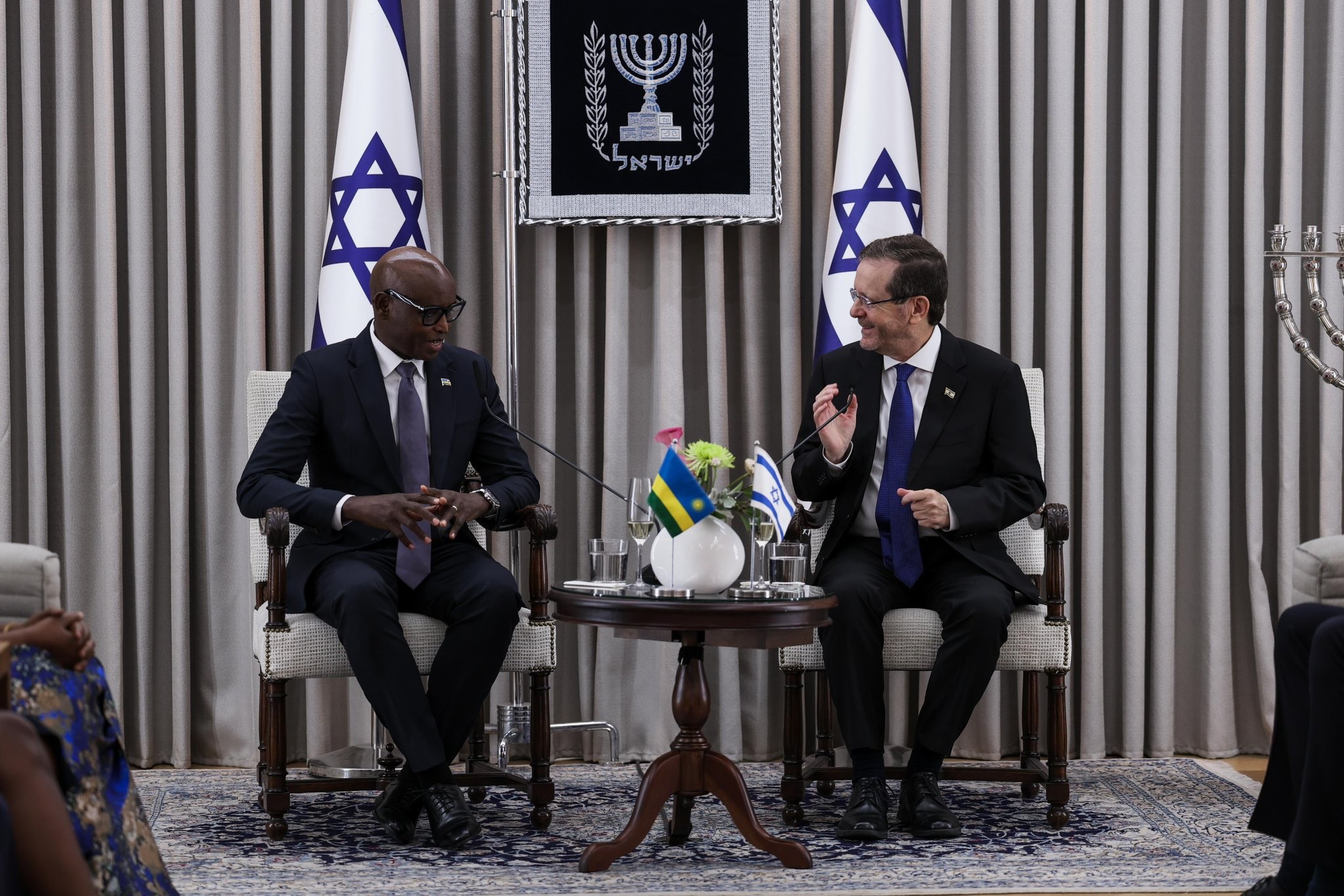 Perezida wa Israel yakiriye impapuro zemerera Gen Maj (Rtd) Bayingana guhagararira u Rwanda