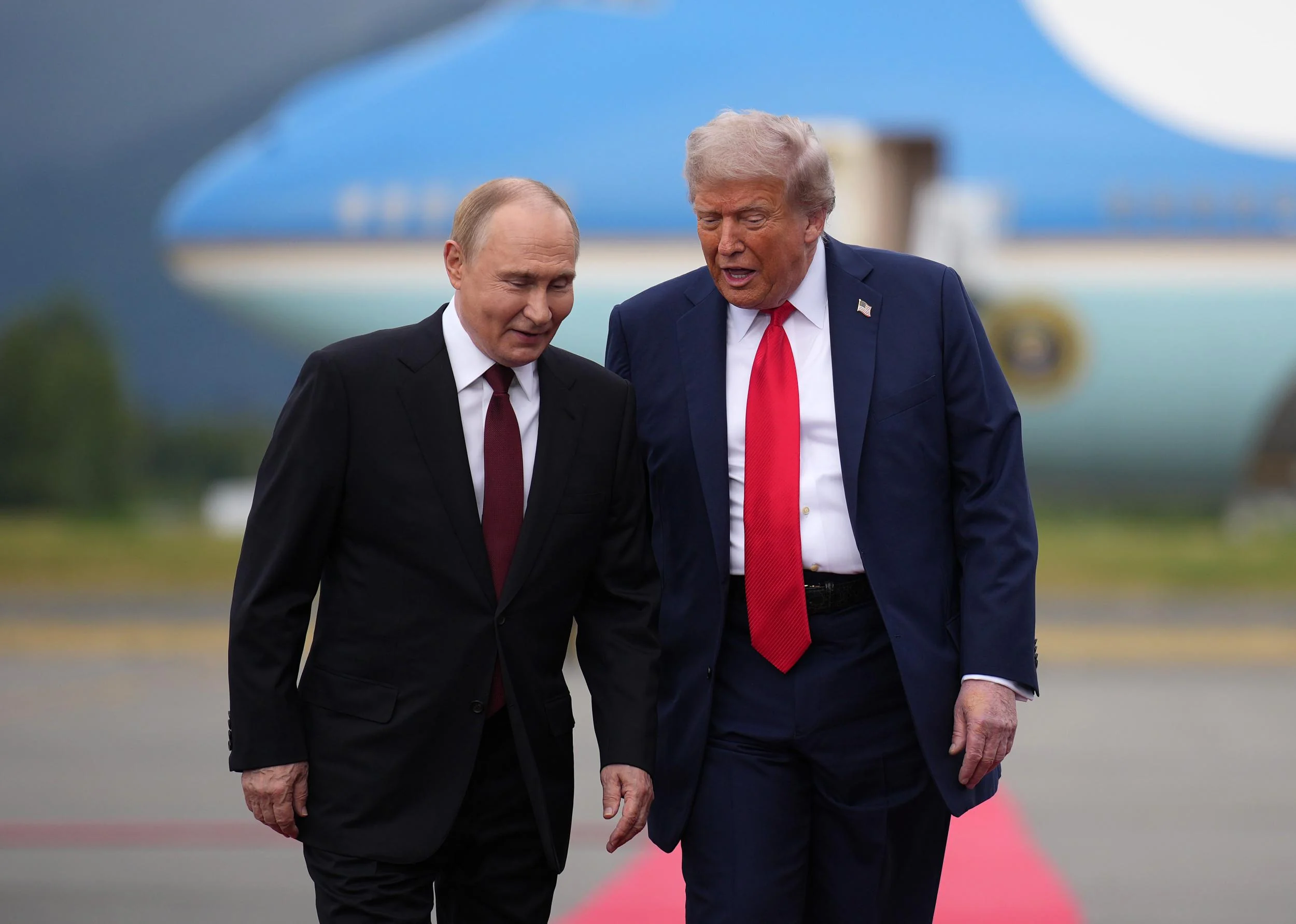 Trump yakuyeho ibihano byari byarafatiwe u Burusiya n’abayobozi babwo