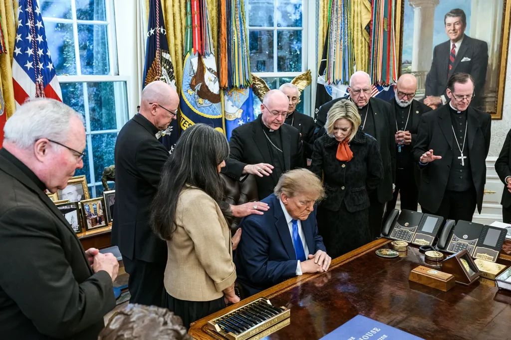 Abepisikopi bicujije amasengesho bakoranye na Trump yakoreshejwe muri politiki