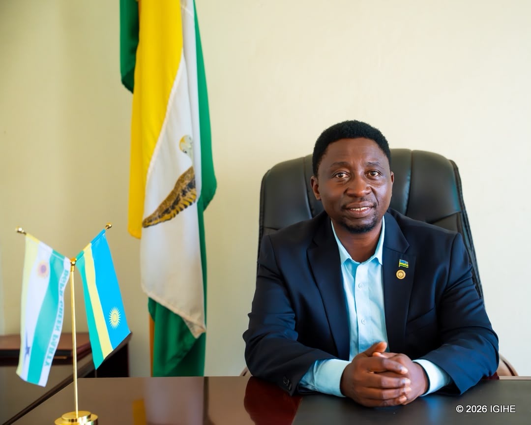 Ingorane mu gutangira ‘opposition’, amategeko yishimira n’ayo yagizemo uruhare: Ikiganiro na Dr. Frank Habineza