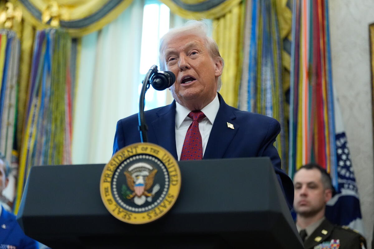 Trump yategetswe kwitaba urukiko mu rubanza asabamo BBC miliyari 10$